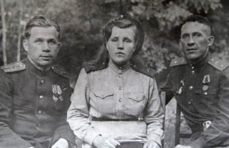 Нижегородова А.И. с товарищами. 1944 г.
