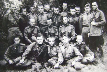 Бочков Б.А. (в центре третьего ряда). 1945 г.